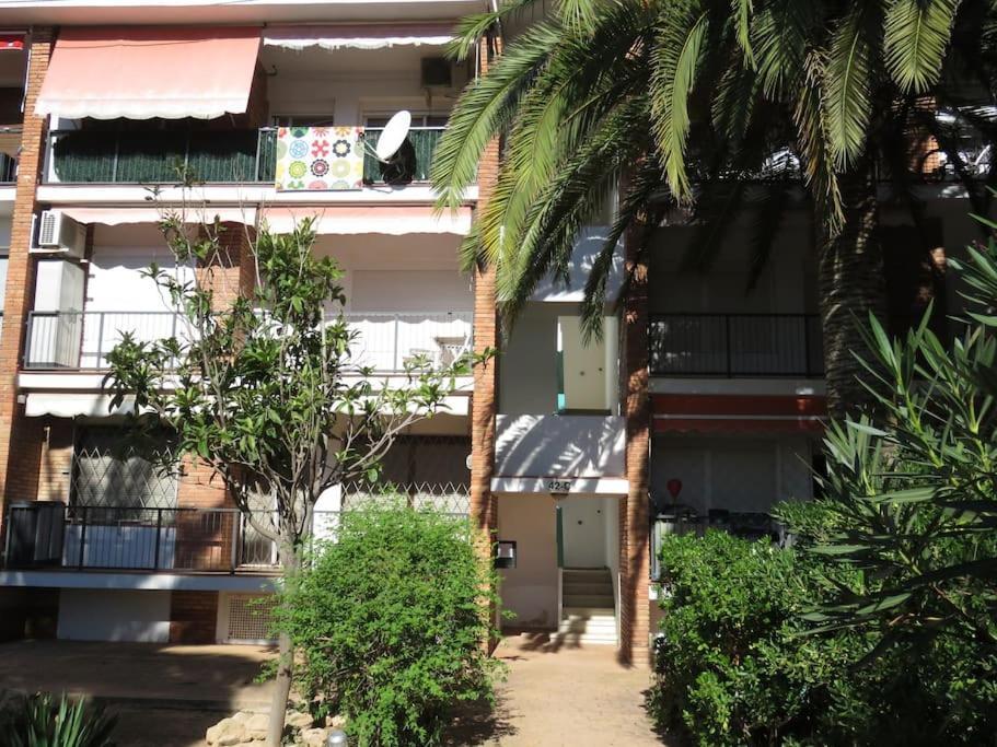 Coqueto Alojamiento Con Banera De Hidromasaje Appartement Tarragona Buitenkant foto