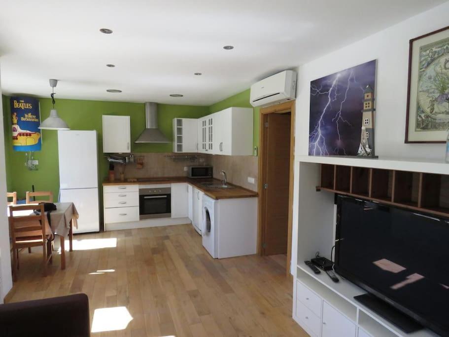 Coqueto Alojamiento Con Banera De Hidromasaje Appartement Tarragona Buitenkant foto